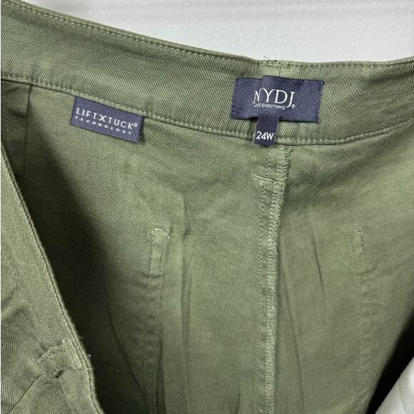 New NYDJ Wide Leg Cargo Capri Pants in Avocado (Plus) Size 24W - Picture 6 of 10